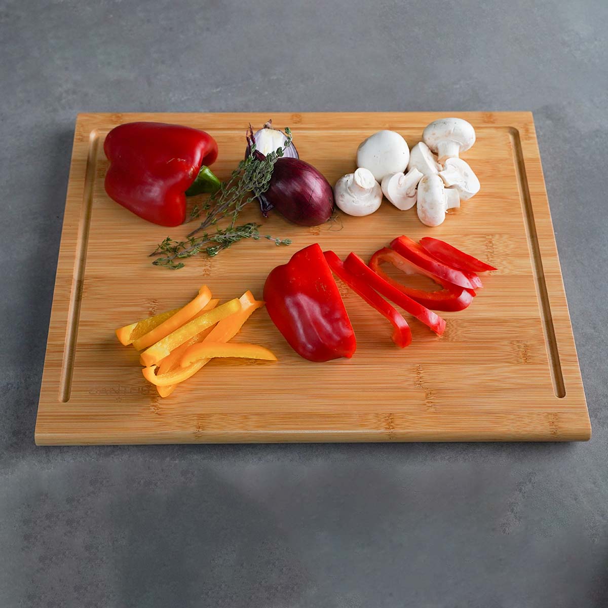 SANTOS Schneidebrett Bambus 45 x 34,5 x 2,5 cm – Bild 4